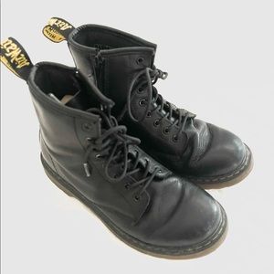 Girls BLACK LEATHER Doc Marten Boots US 3